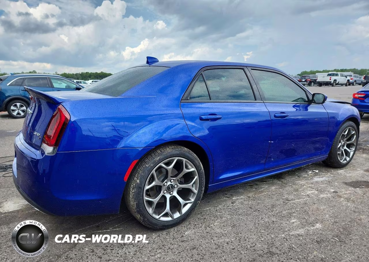 2018 Chrysler 300 S VIN:2C3CCABT1JH274830 - 3