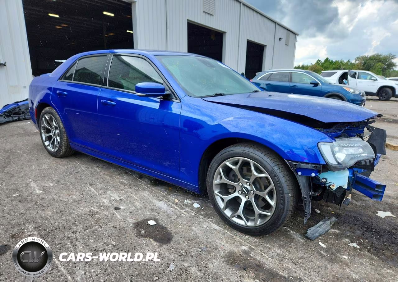 2018 Chrysler 300 S VIN:2C3CCABT1JH274830 - 4