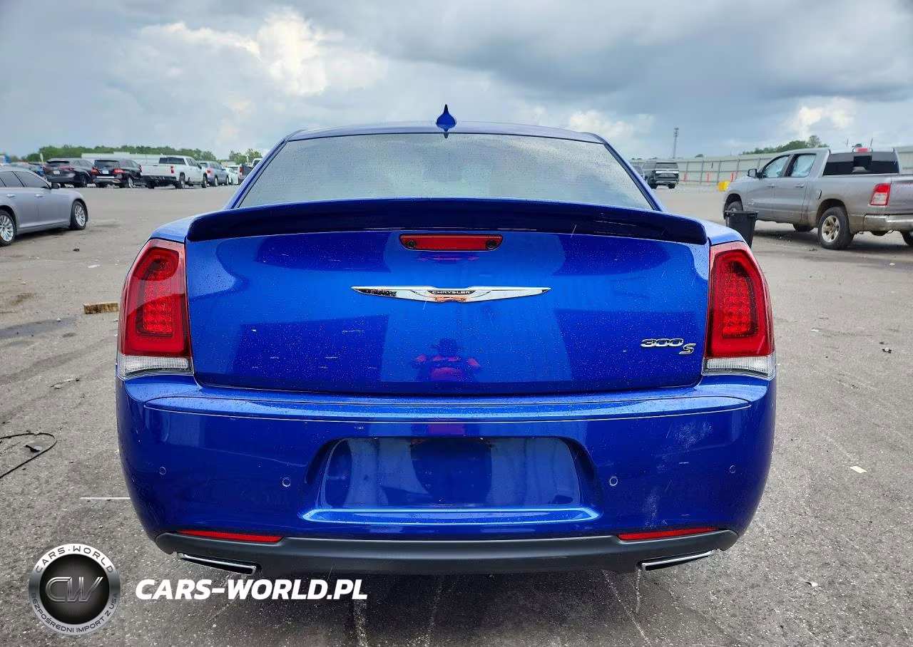 2018 Chrysler 300 S VIN:2C3CCABT1JH274830 - 6