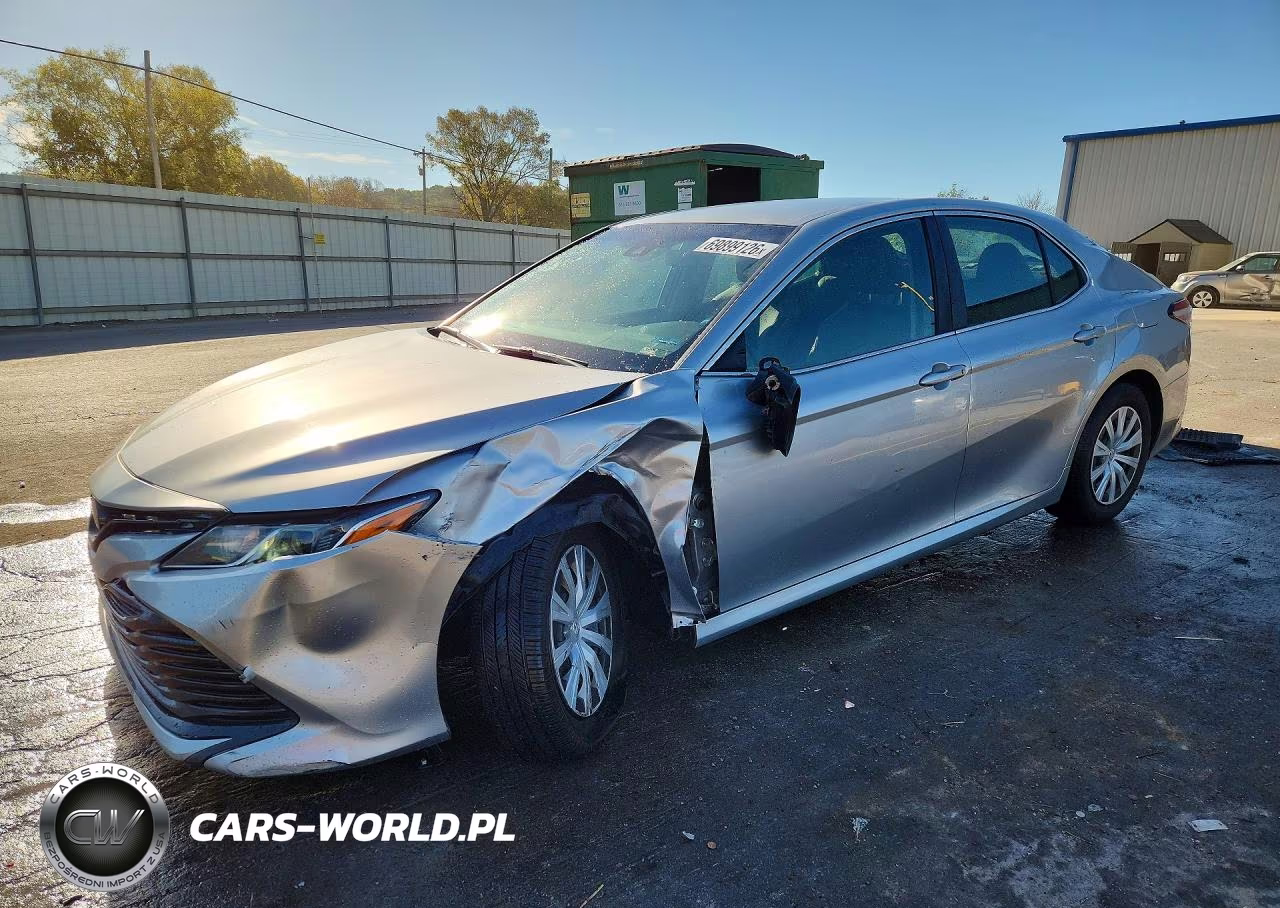 2018 Toyota Camry L VIN:4T1B11HKXJU535733 - 1