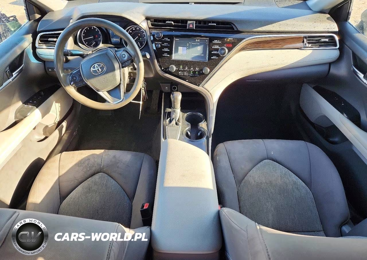 2018 Toyota Camry L VIN:4T1B11HKXJU535733 - 8