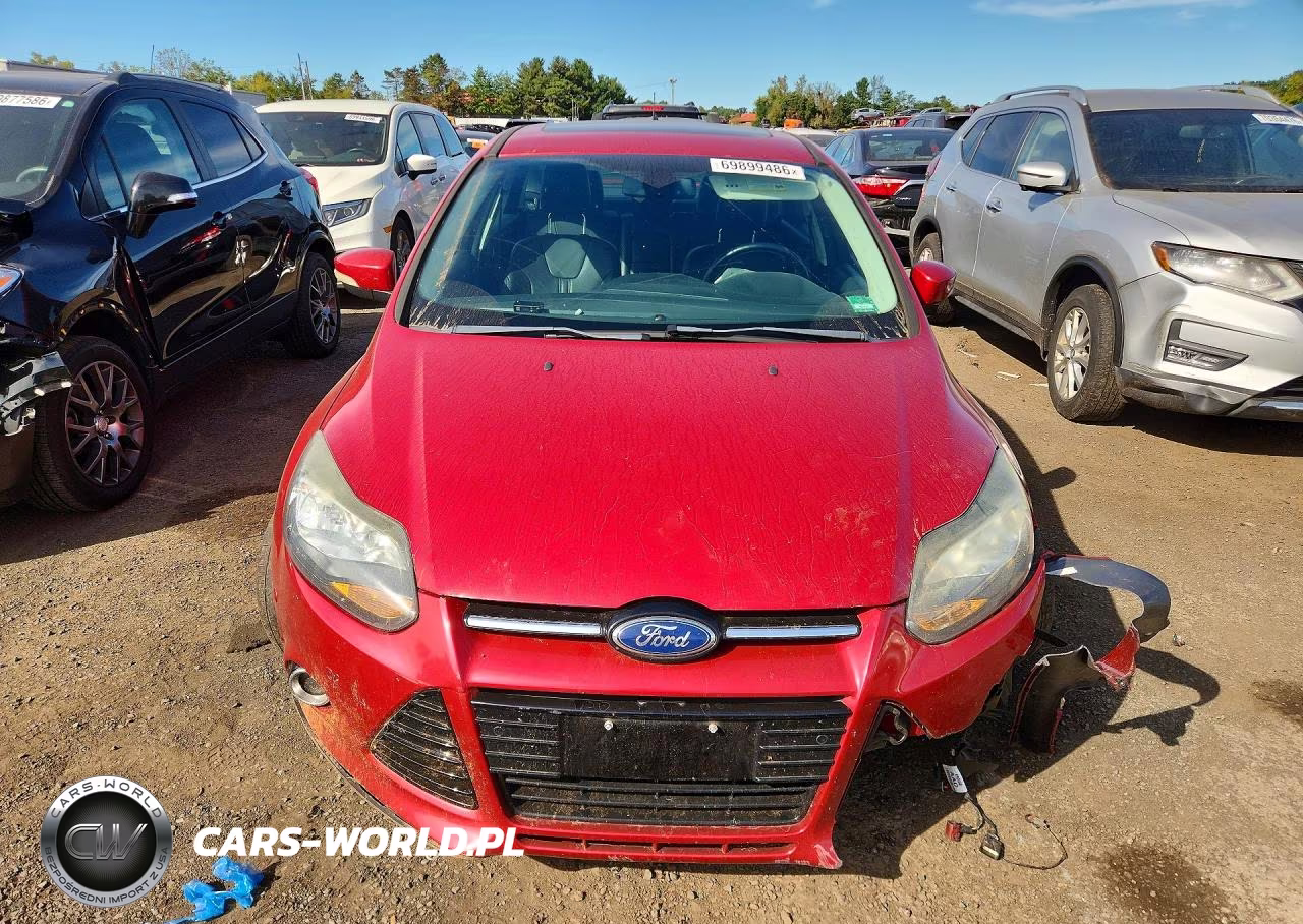 2012 Ford Focus Titanium VIN:1FAHP3J20CL219145 - 5