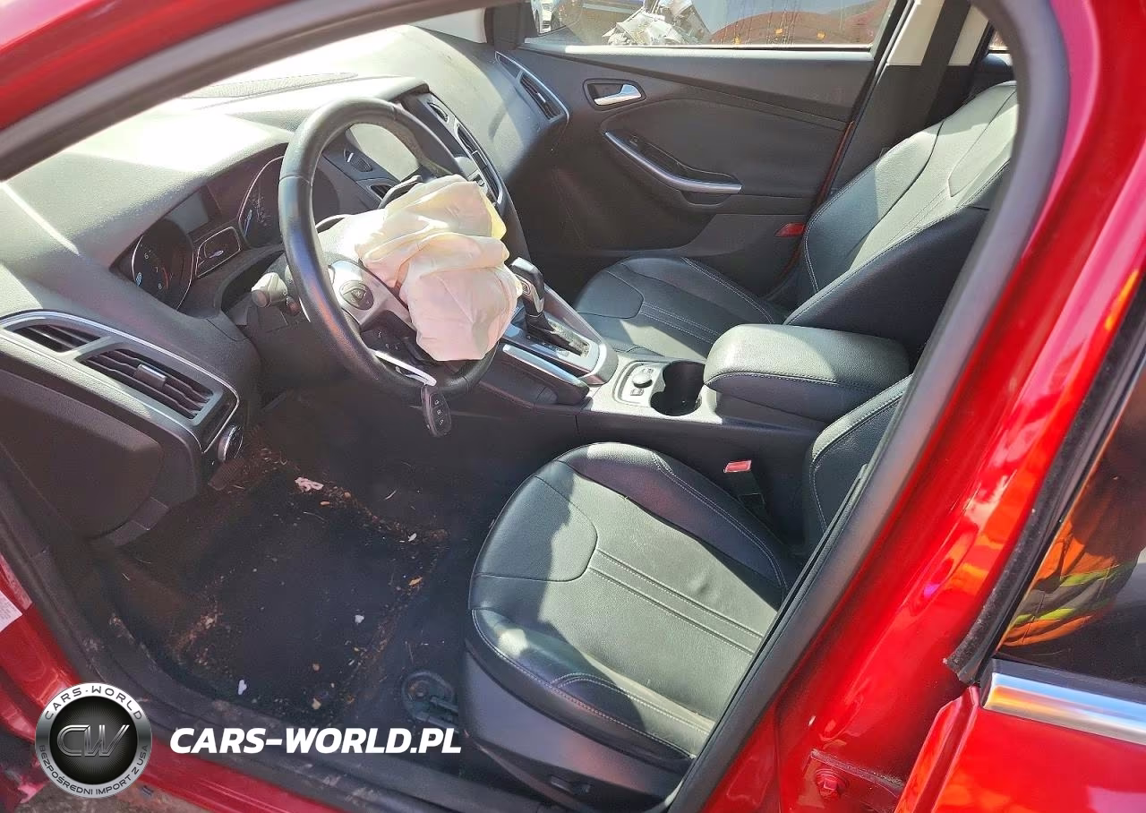 2012 Ford Focus Titanium VIN:1FAHP3J20CL219145 - 7