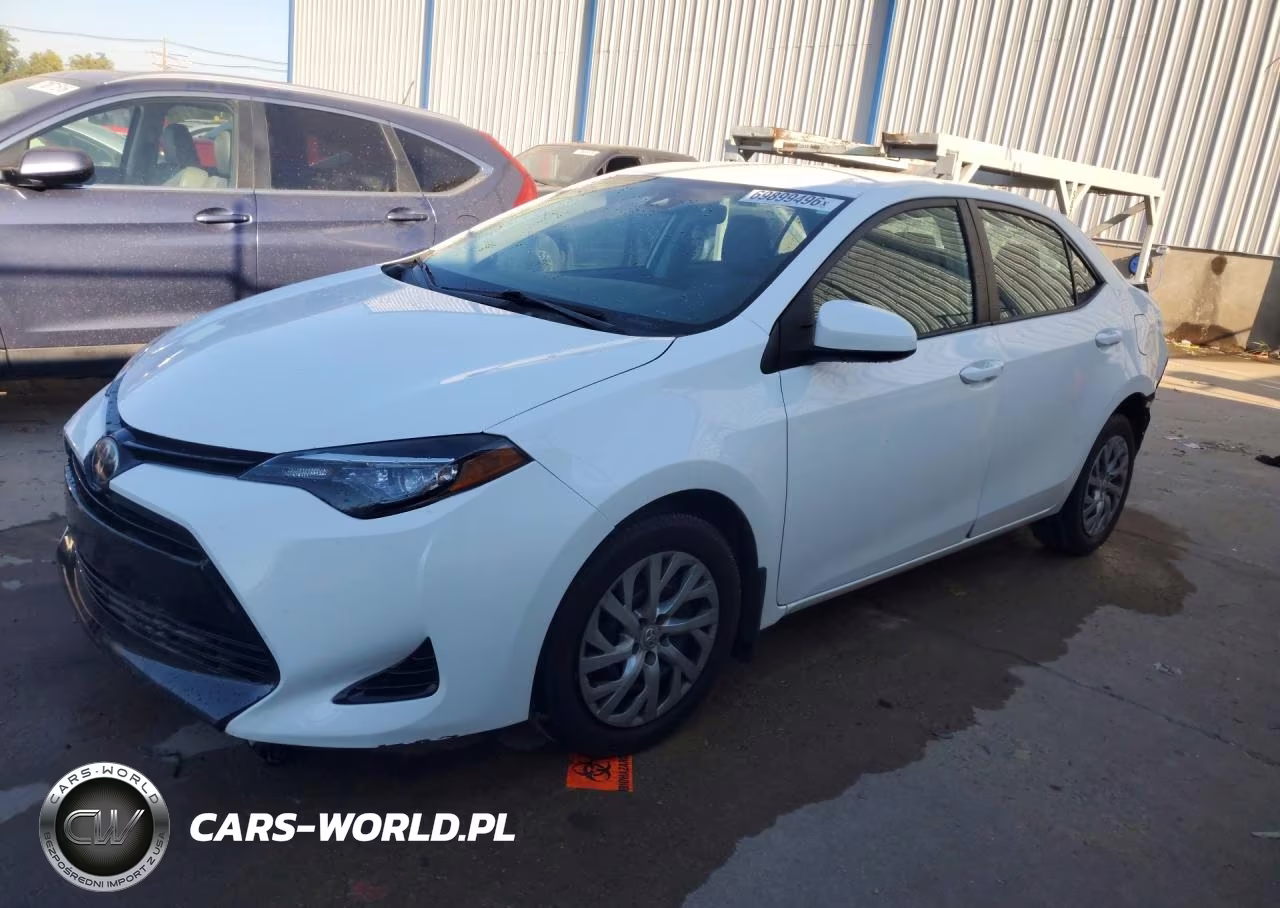 2017 Toyota Corolla Le VIN:2T1BURHE4HC852130 - 1