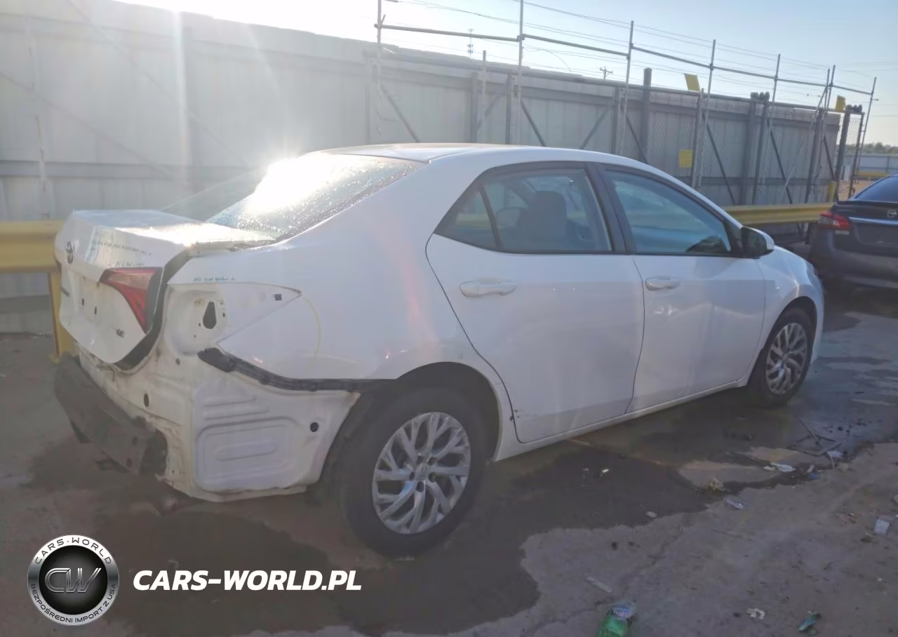 2017 Toyota Corolla Le VIN:2T1BURHE4HC852130 - 3