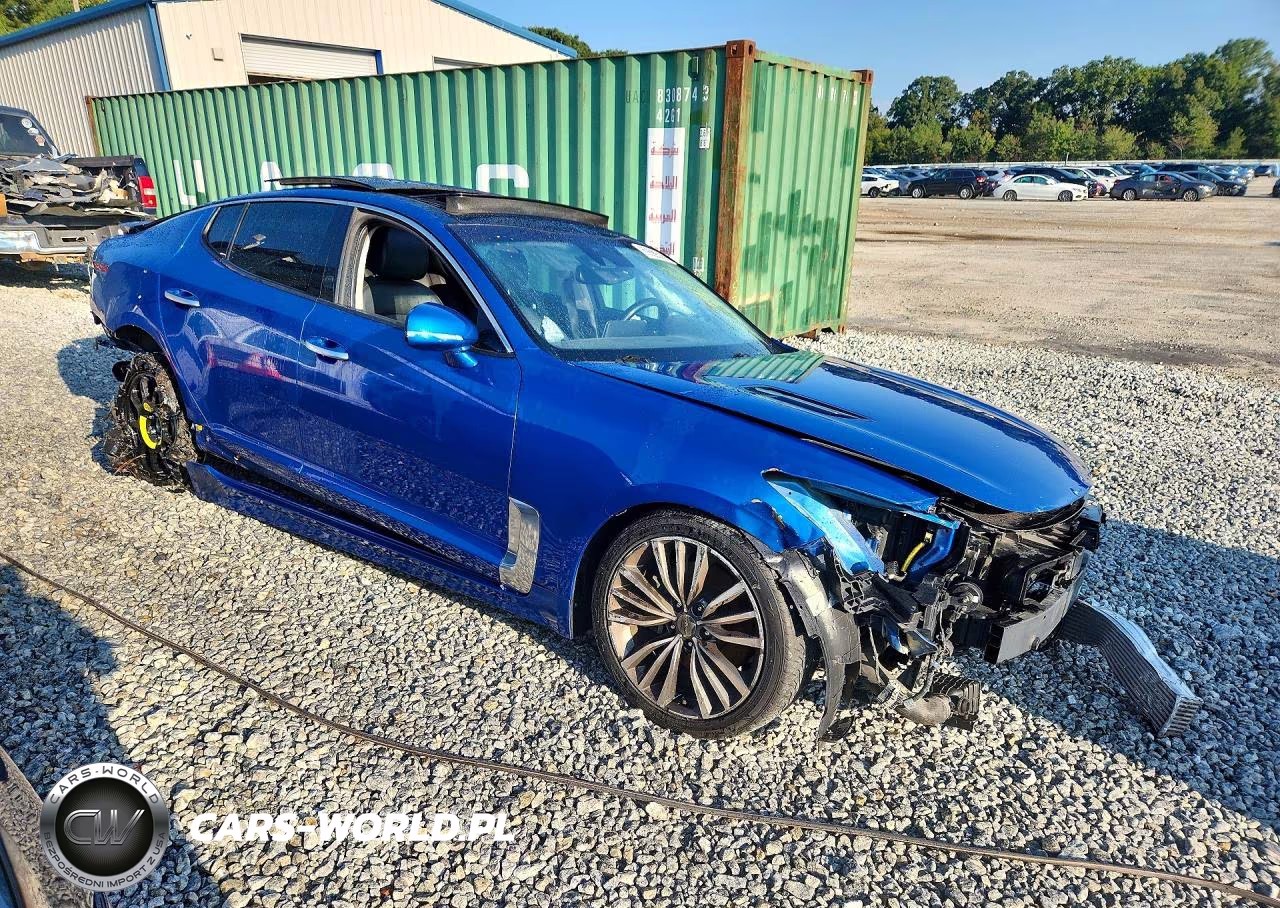2018 Kia Stinger Premium VIN:KNAE25LA2J6037676 - 4