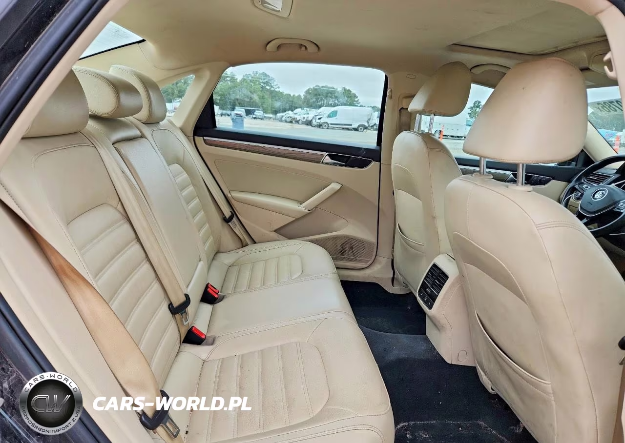 2018 Volkswagen Passat Sel Premium VIN:1VWCA7A38JC019582 - 10