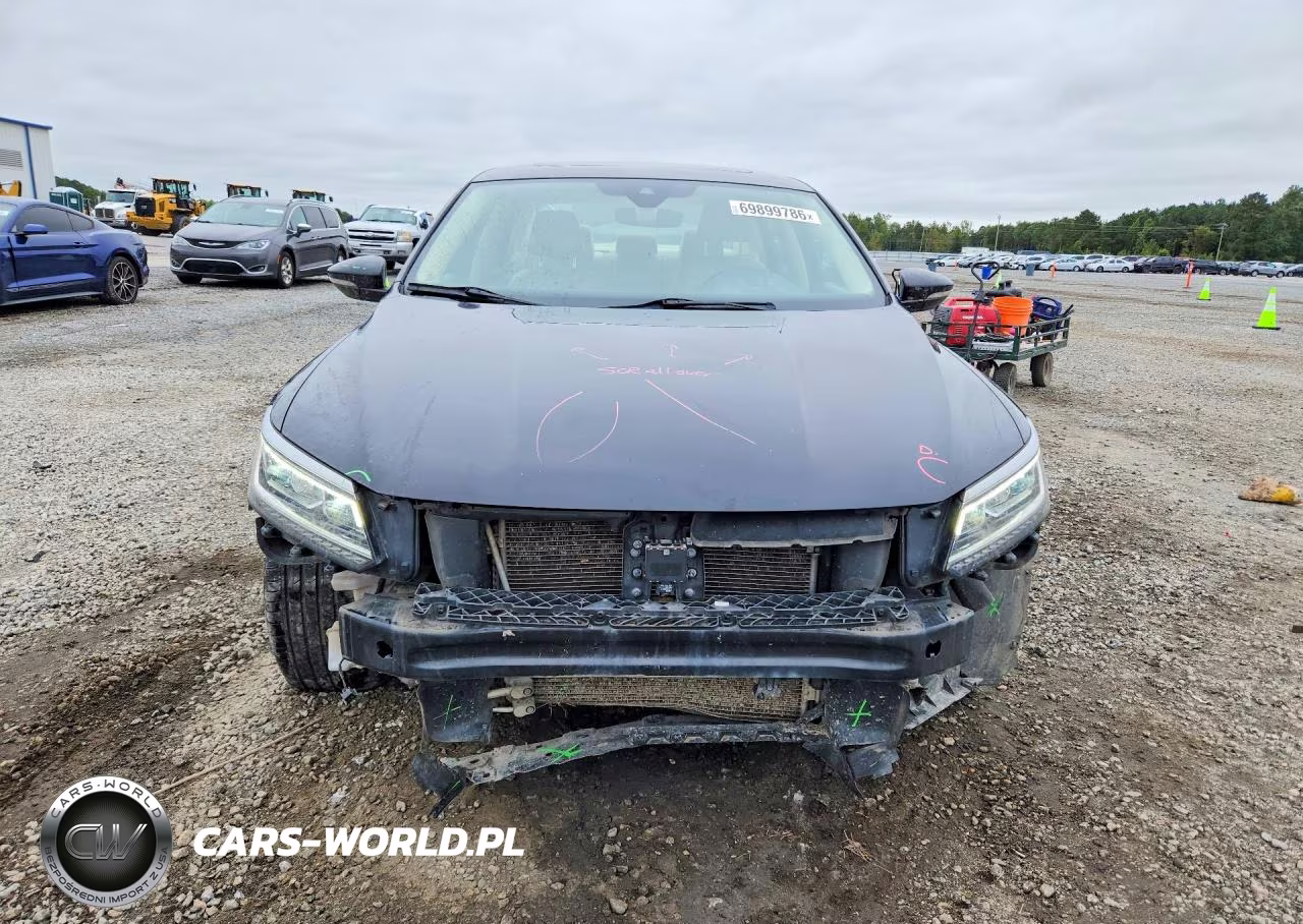2018 Volkswagen Passat Sel Premium VIN:1VWCA7A38JC019582 - 5