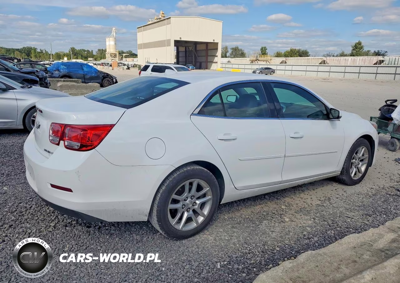 2014 Chevrolet Malibu 1Lt VIN:1G11C5SL5EF141093 - 3