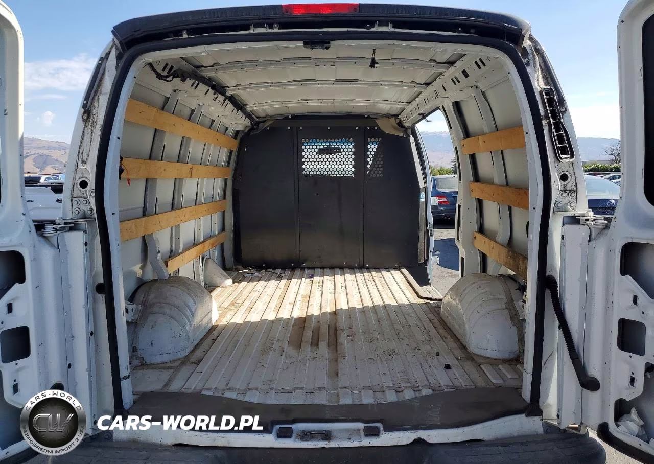2022 GMC Savana 2500 Cargo Delivery Van VIN:1GTW7AFP7N1172253 - 10
