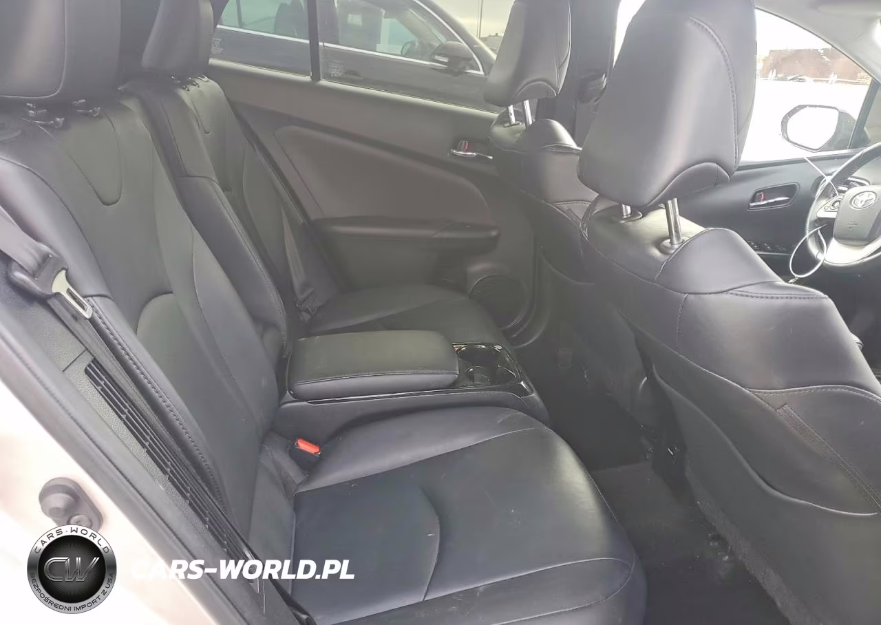 2018 Toyota Prius Prime Premium VIN:JTDKARFPXJ3084388 - 10