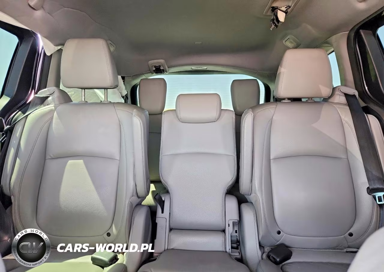 2018 Honda Odyssey Touring VIN:5FNRL6H82JB038361 - 10