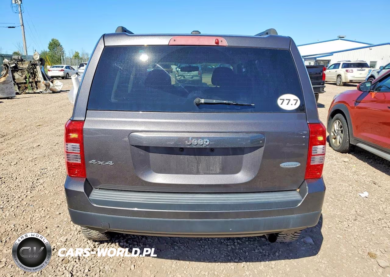 2016 Jeep Patriot Latitude VIN:1C4NJRFB9GD542393 - 6