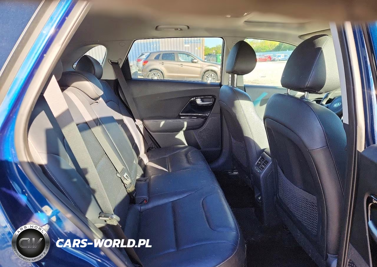 2019 Kia Niro Touring VIN:KNDCE3LC8K5215878 - 11