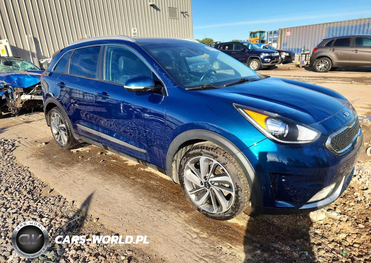 2019 Kia Niro Touring VIN:KNDCE3LC8K5215878 - 4