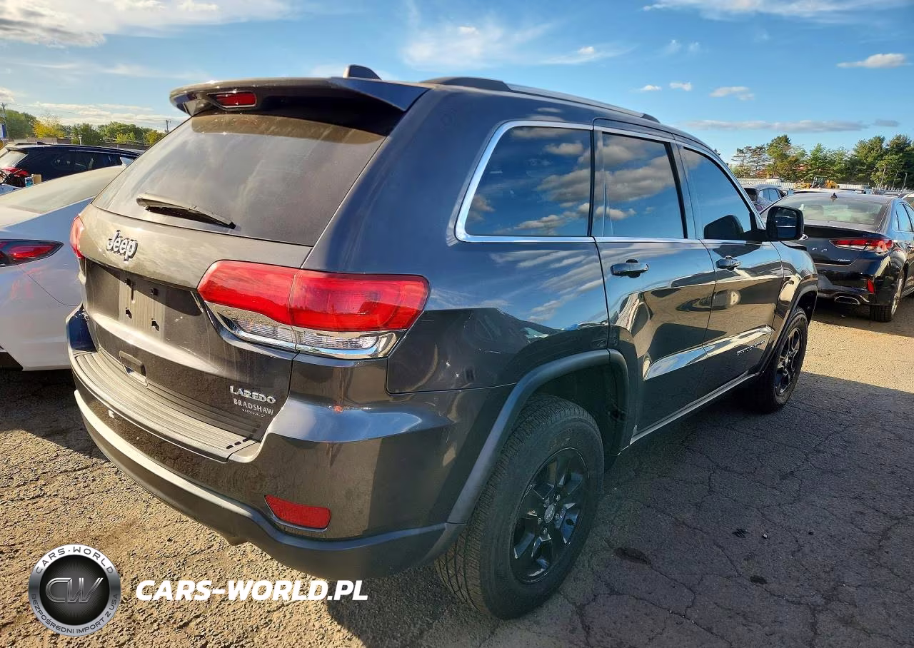 2014 Jeep Grand Cherokee Laredo VIN:1C4RJFAG9EC354933 - 3