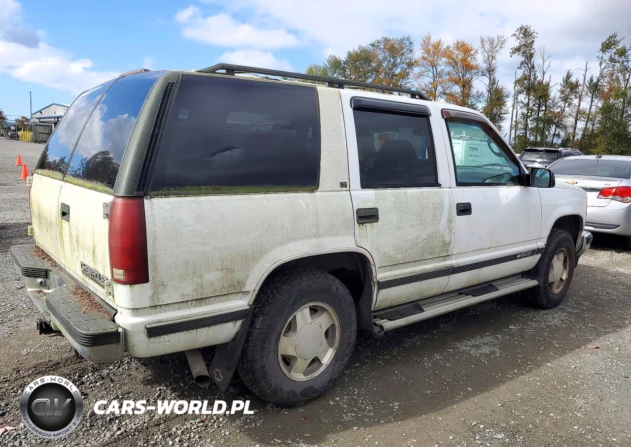 1996 Chevrolet Tahoe K1500 VIN:1GNEK13R2TJ385678 - 3