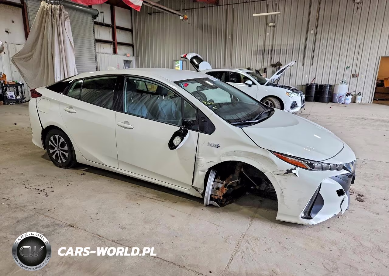 2020 Toyota Prius Prime Xle VIN:JTDKARFP7L3131931 - 4