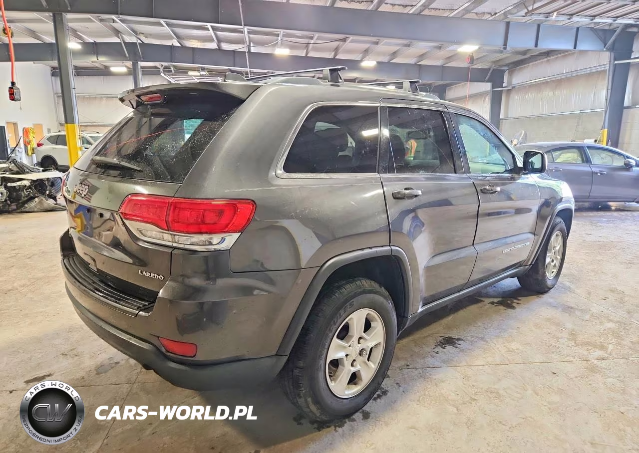 2015 Jeep Grand Cherokee Laredo VIN:1C4RJFAG3FC151568 - 3