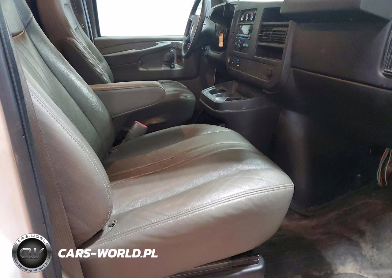 2014 Chevrolet Express 2500 Utility - Service Van VIN:1GCWGFCA5E1205845 - 10