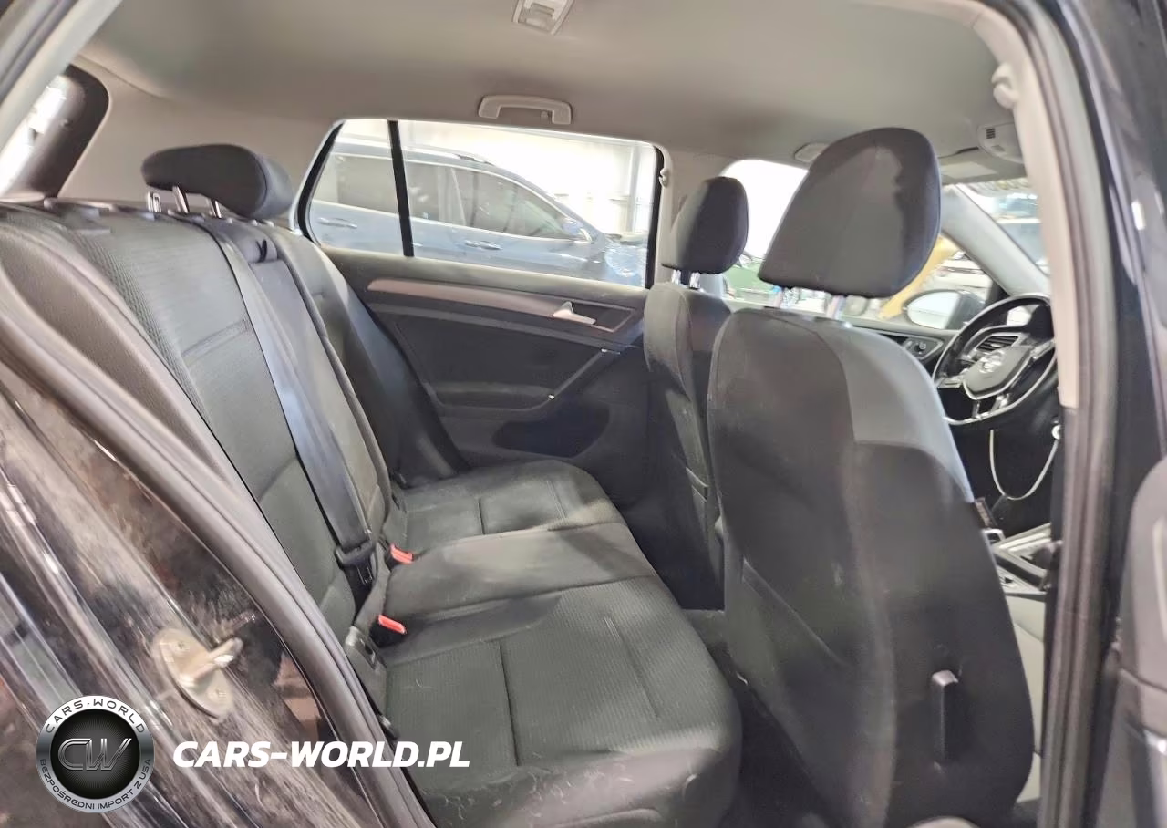 2018 Volkswagen Golf S VIN:3VWG17AU4JM281057 - 10