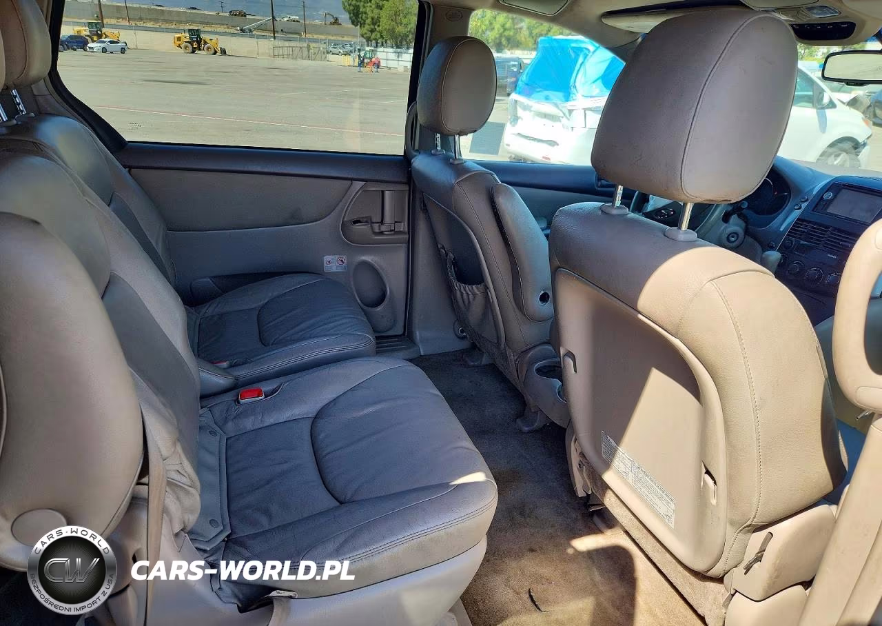 2010 Toyota Sienna Le 7-Passenger VIN:5TDKK4CC4AS327631 - 10