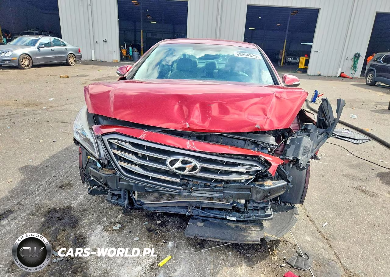 2015 Hyundai Sonata Sport VIN:5NPE34AF3FH219165 - 5