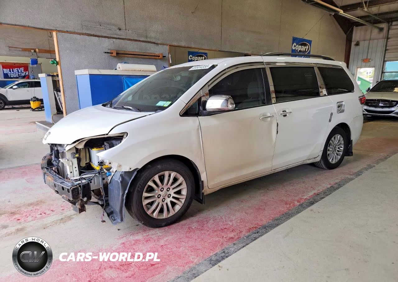 2015 Toyota Sienna Xle 8-Passenger – zdjęcie 1 z 13