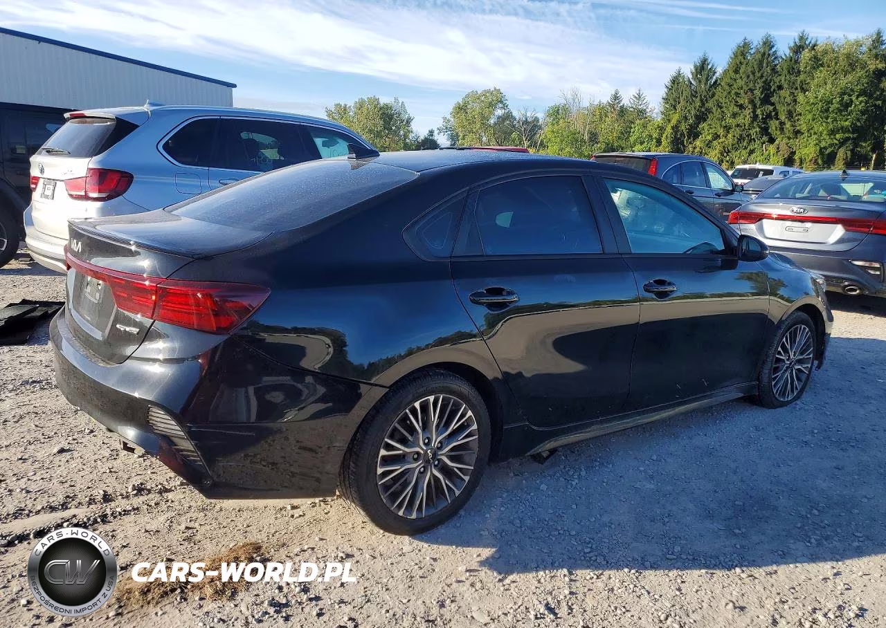 2023 Kia Forte Gt Line VIN:3KPF54AD1PE533464 - 3