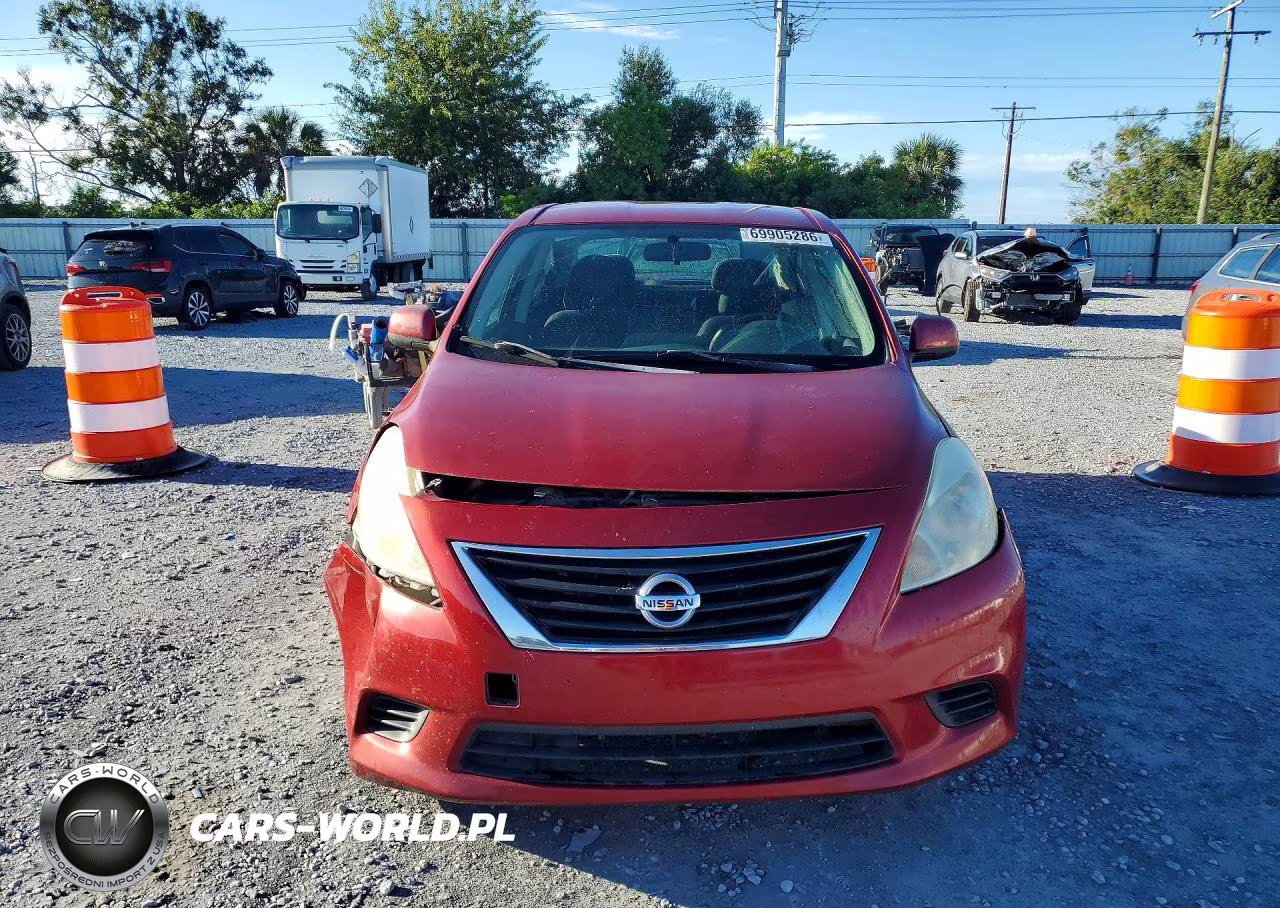2014 Nissan Versa 1.6 S VIN:3N1CN7AP9EL825440 - 5