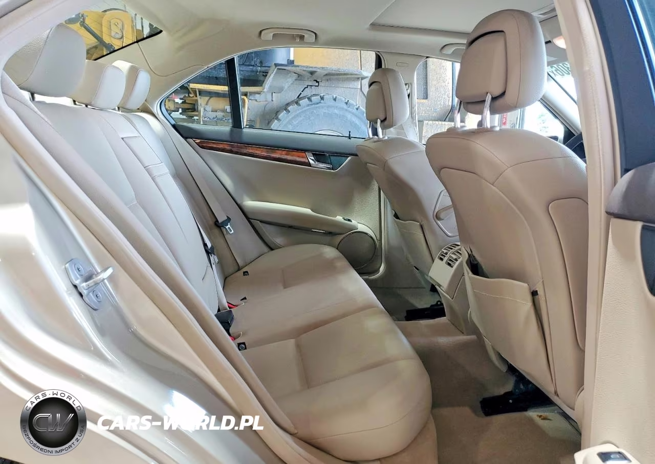 2011 Mercedes-Benz C 300 4Matic VIN:WDDGF8BB8BR178091 - 10