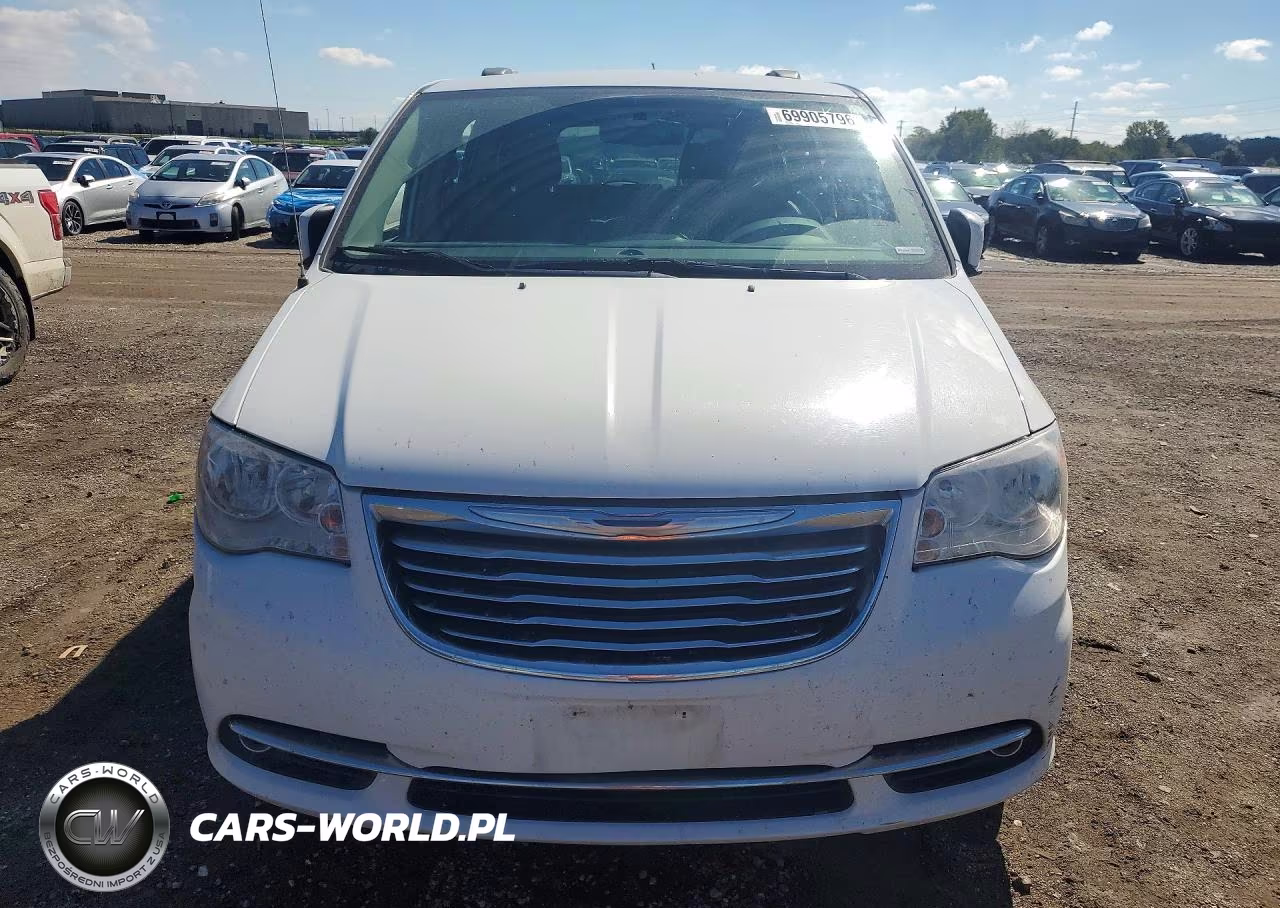 2015 Chrysler Town & Country Touring VIN:2C4RC1BG3FR545266 - 5