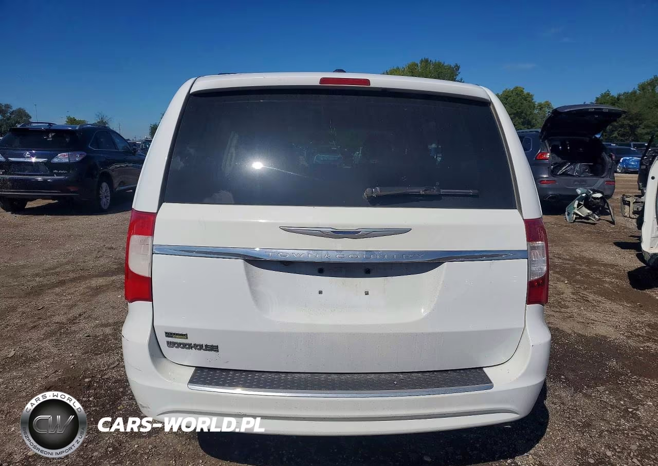 2015 Chrysler Town & Country Touring VIN:2C4RC1BG3FR545266 - 6
