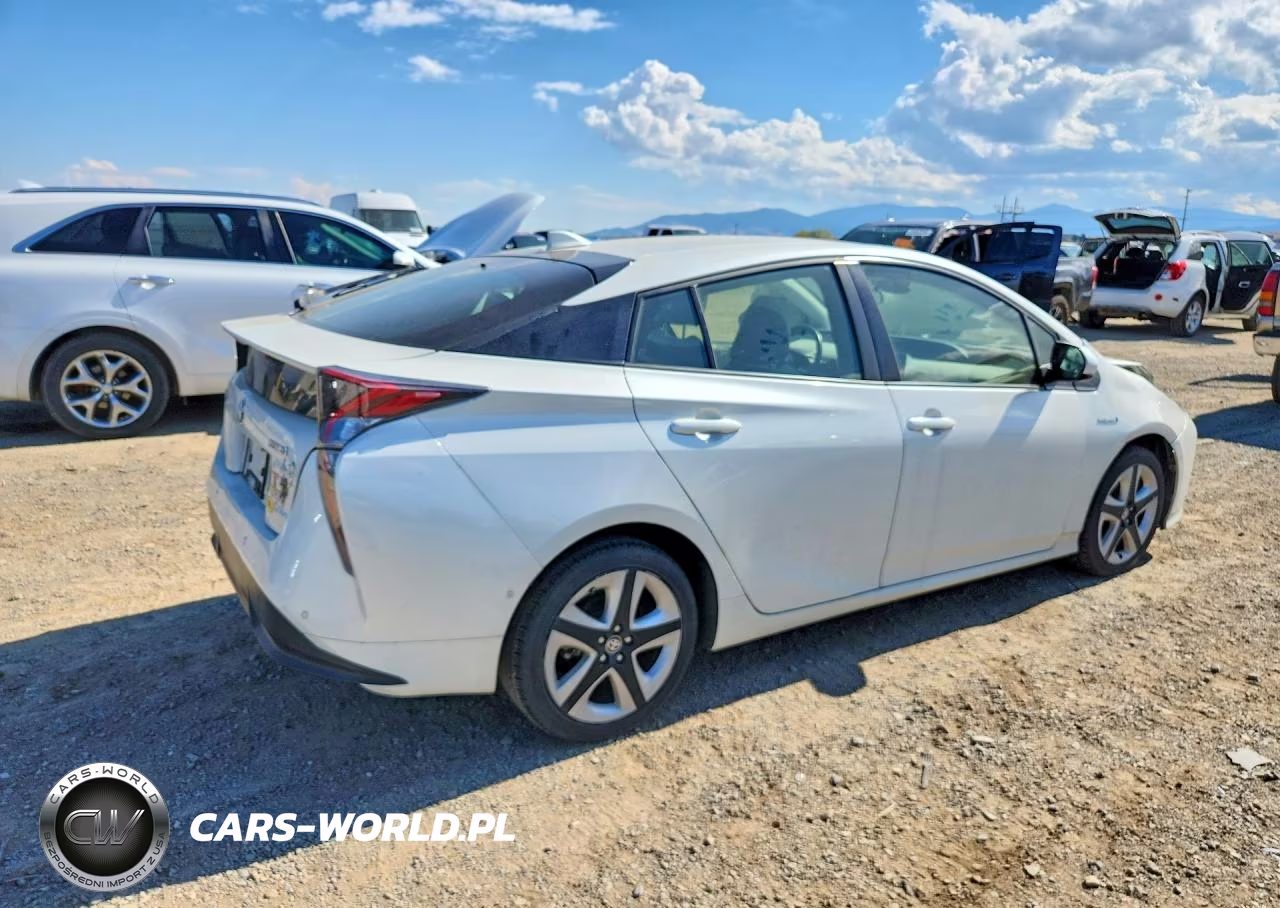 2017 Toyota Prius Three Touring VIN:JTDKARFU0H3048063 - 3