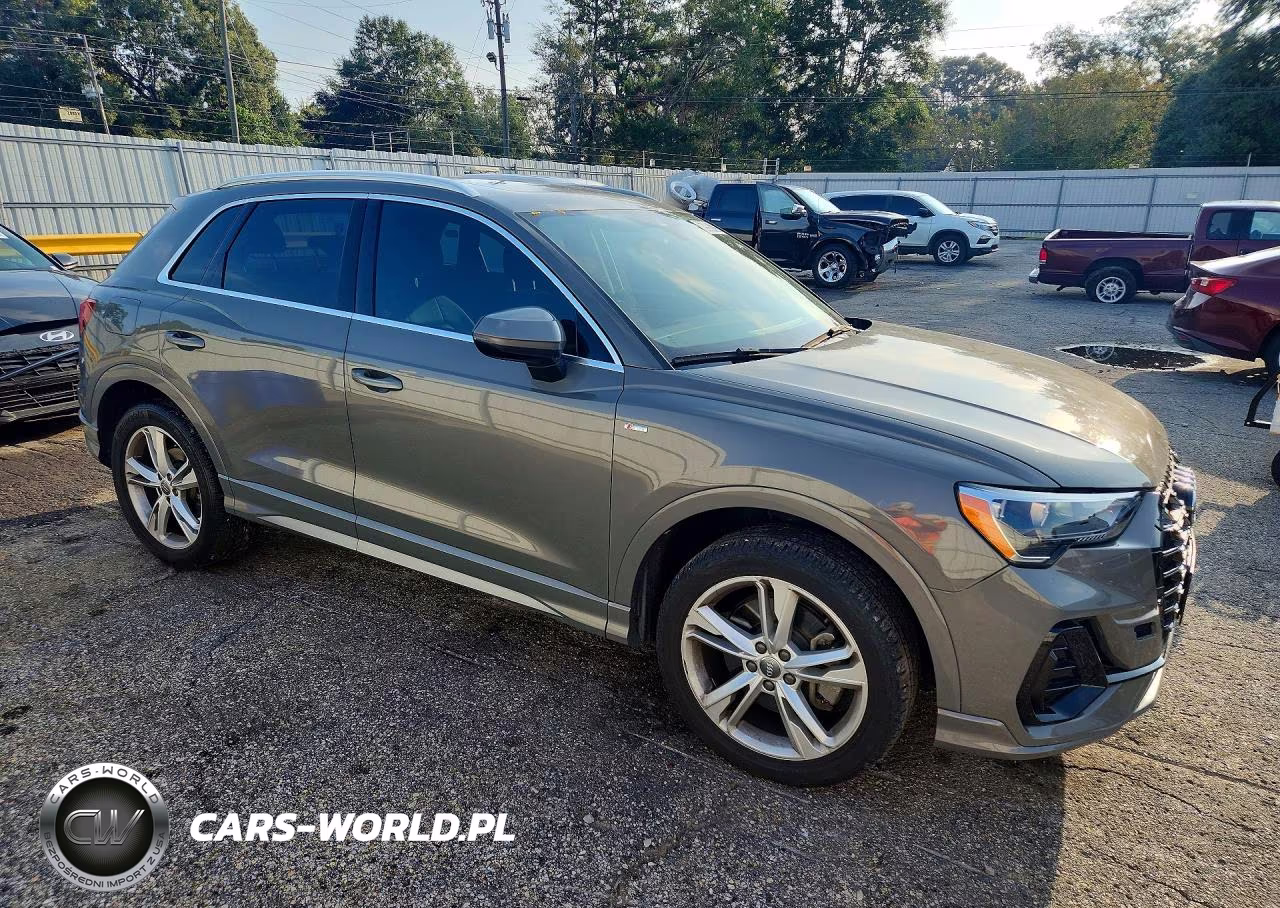 2020 Audi Q3 Premium S Line VIN:WA1DECF36L1114079 - 4
