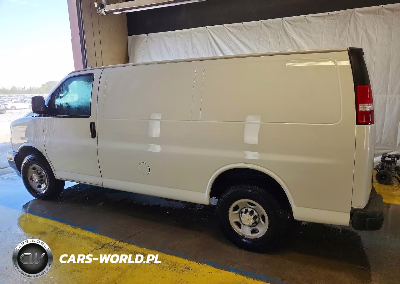 2021 Chevrolet Express G2500 VIN:1GCWGAFP9M1302113 - 2