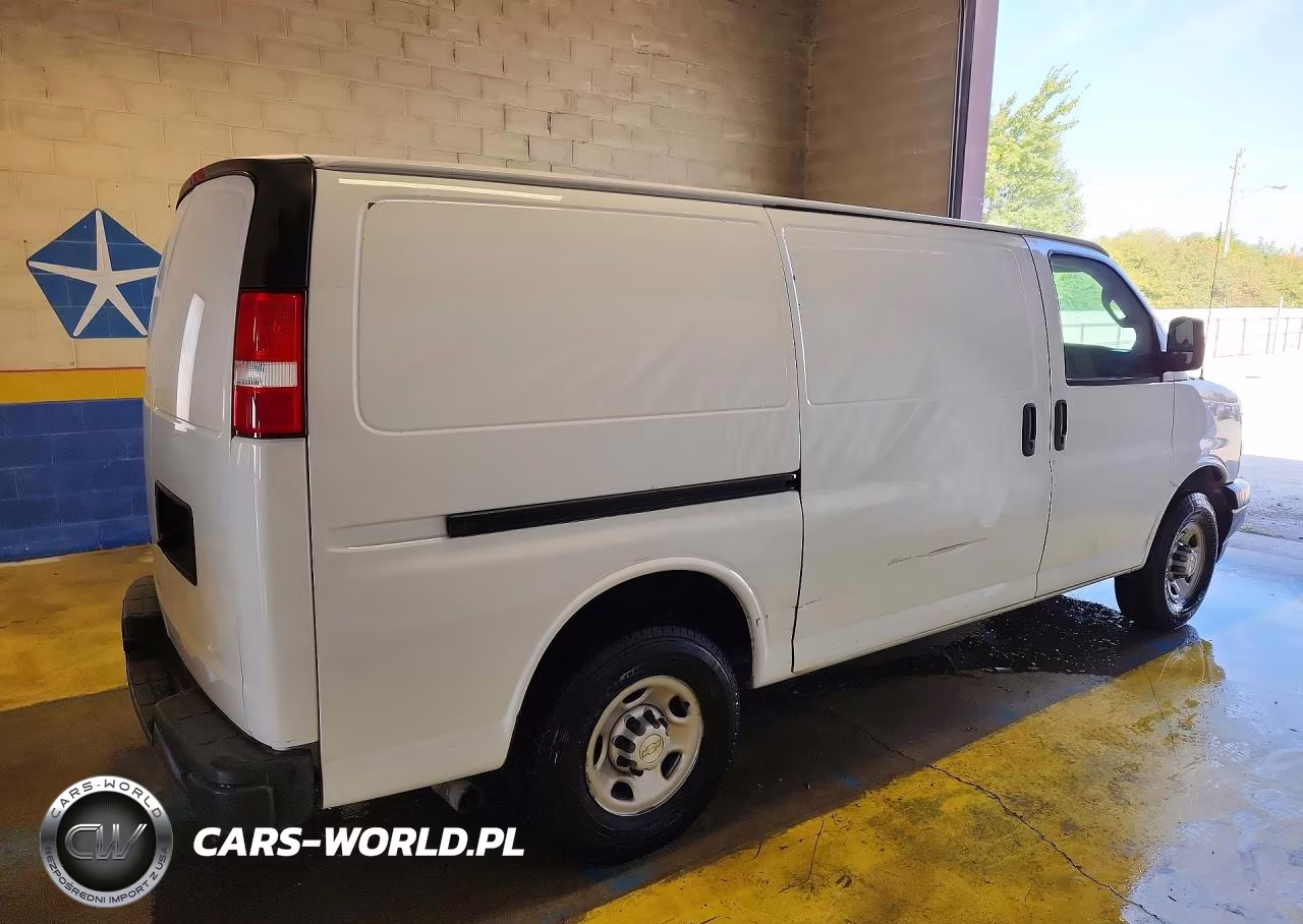 2021 Chevrolet Express G2500 VIN:1GCWGAFP9M1302113 - 3