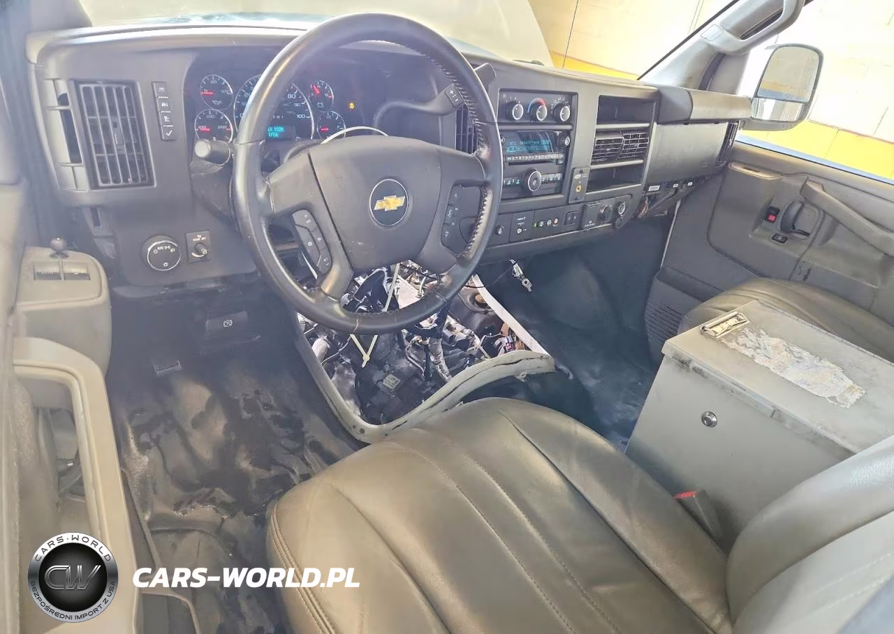 2021 Chevrolet Express G2500 VIN:1GCWGAFP9M1302113 - 8