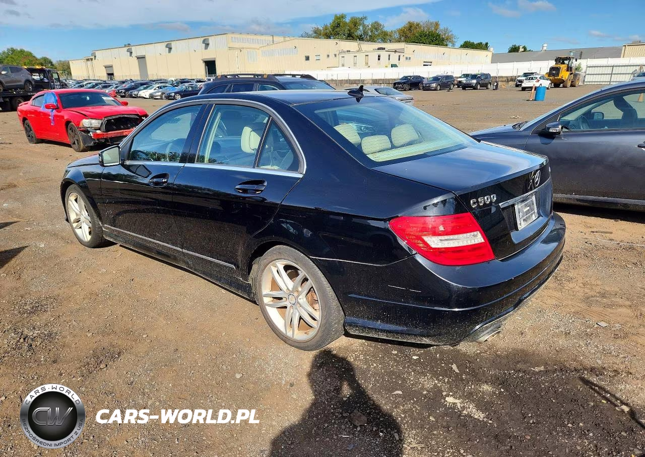 2013 Mercedes-Benz C 300 4Matic VIN:WDDGF8AB6DG127821 - 2