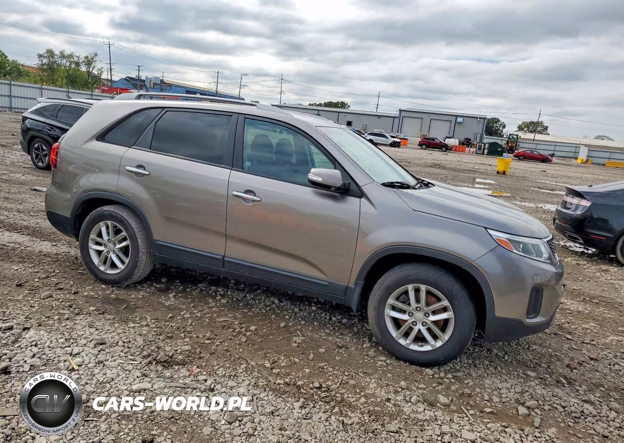 2015 Kia Sorento Lx VIN:5XYKT4A73FG640516 - 4