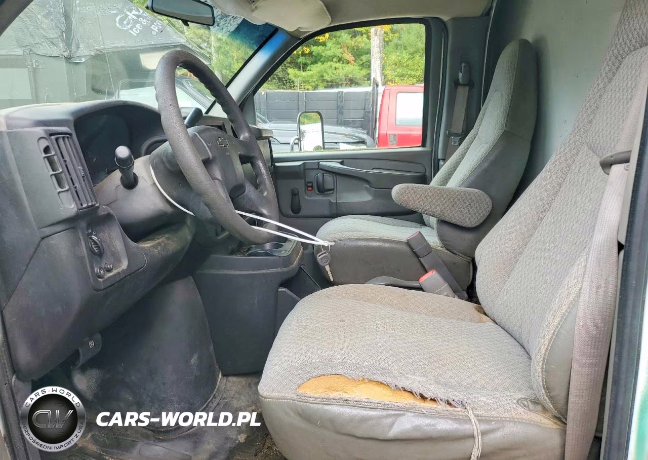 2003 Chevrolet Express G3500 VIN:1GBJG31UX31232935 - 7