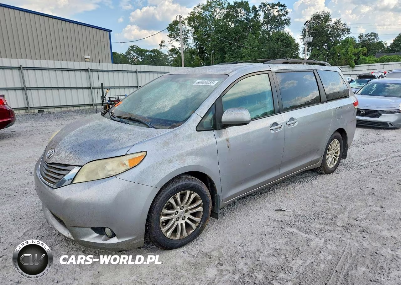 2012 Toyota Sienna Xle 8-Passenger