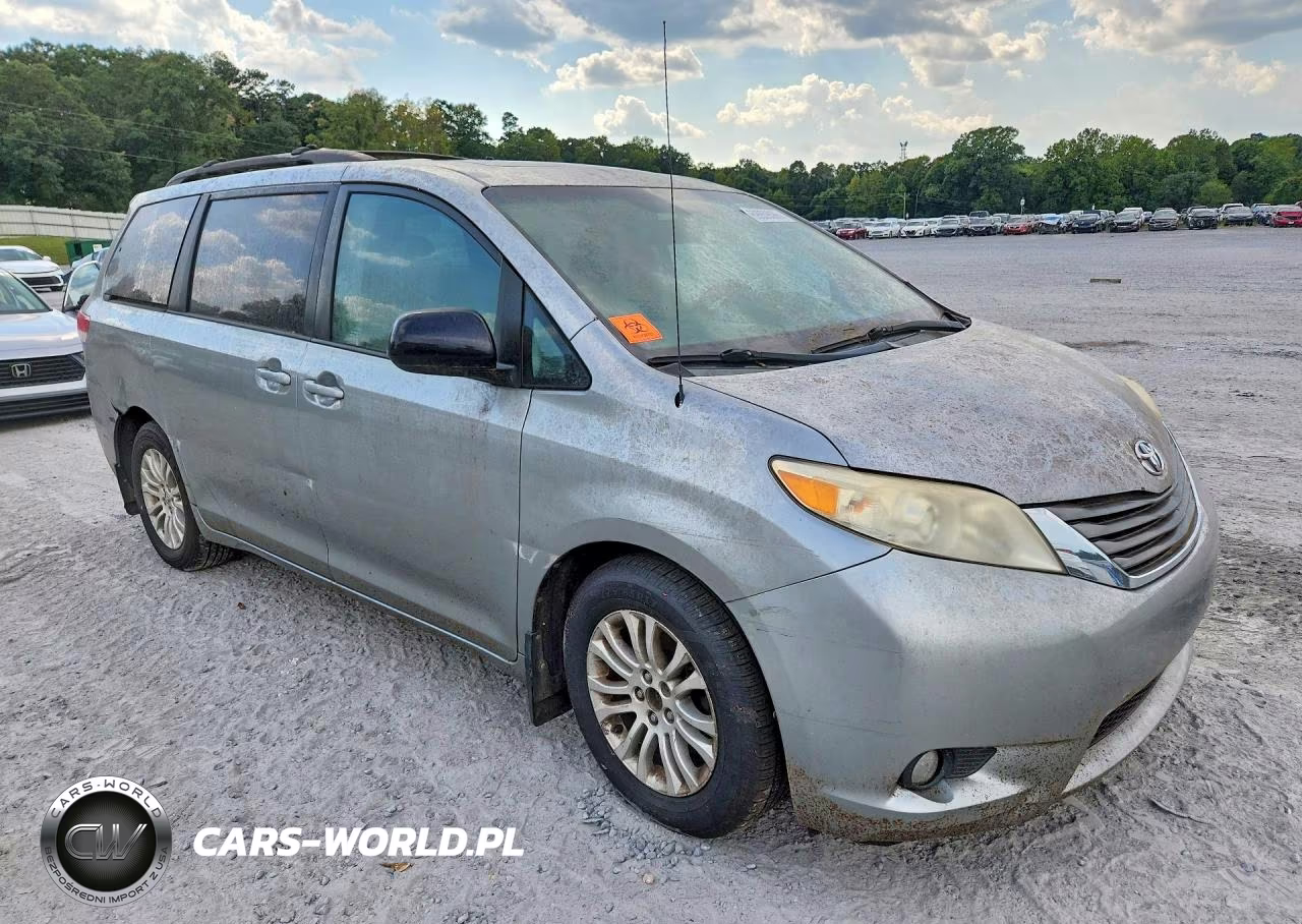 2012 Toyota Sienna Xle 8-Passenger VIN:5TDYK3DC4CS219841 - 4