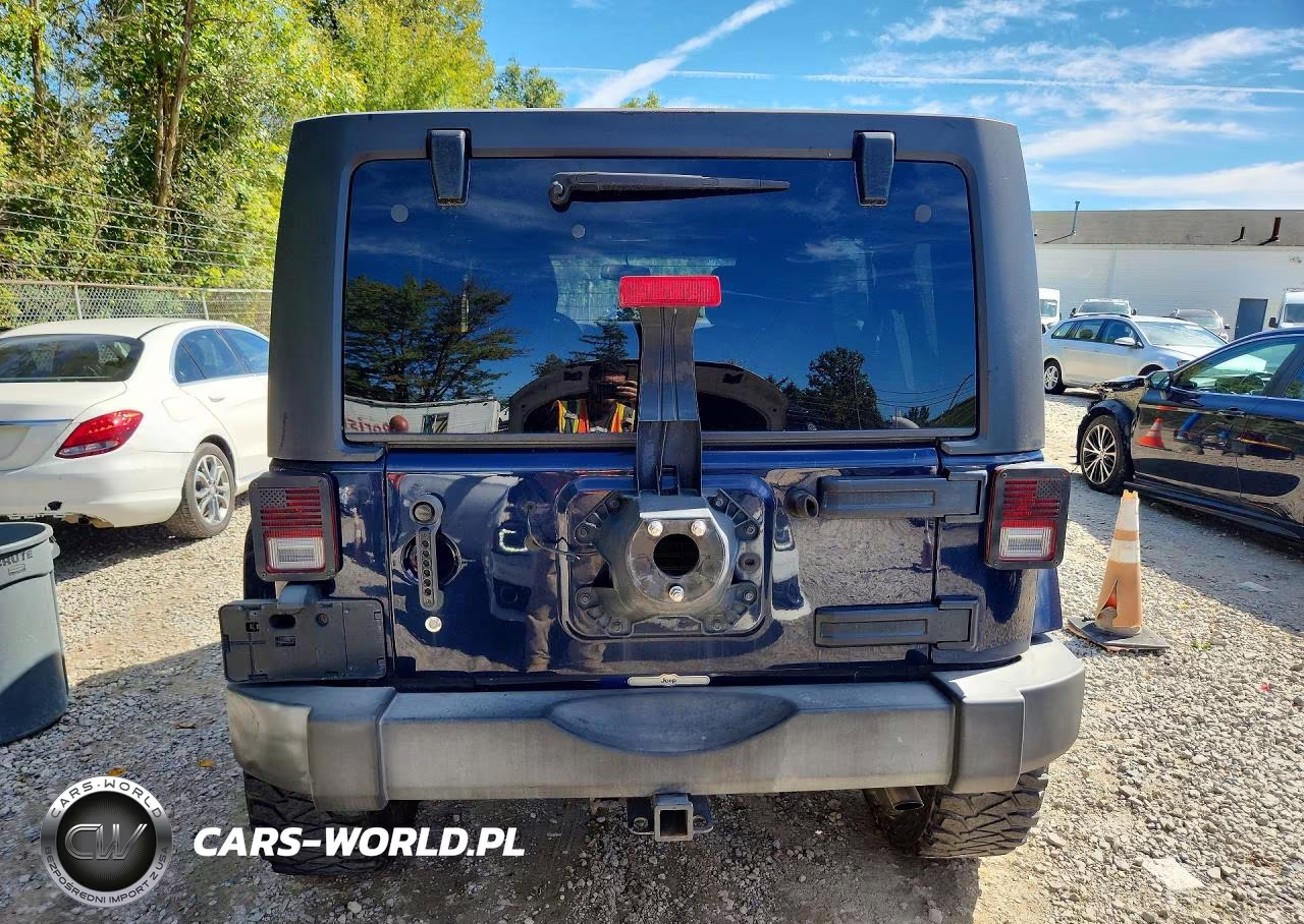 2013 Jeep Wrangler Unlimited Sahara VIN:1C4BJWEG4DL608607 - 6
