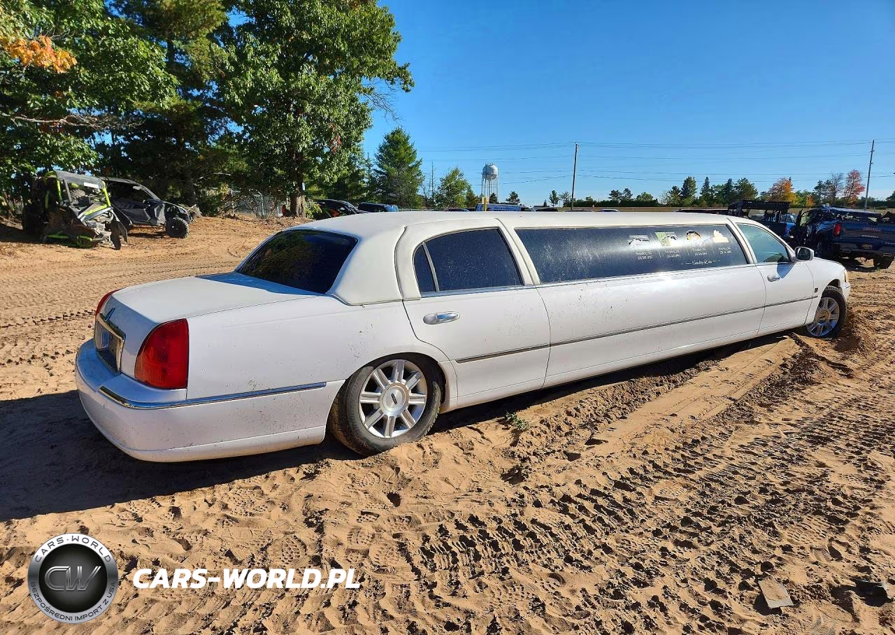 2008 Lincoln Town Car Executive VIN:2L1FM88W88X634401 - 3