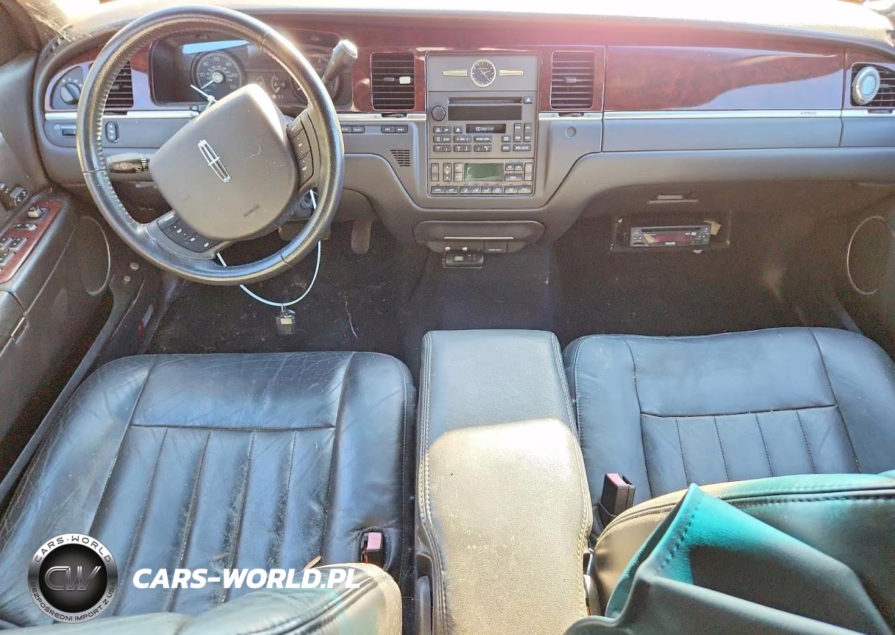 2008 Lincoln Town Car Executive VIN:2L1FM88W88X634401 - 8