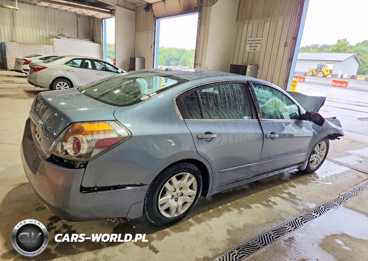 2012 Nissan Altima 2.5 VIN:1N4AL2AP8CN404437 - 3