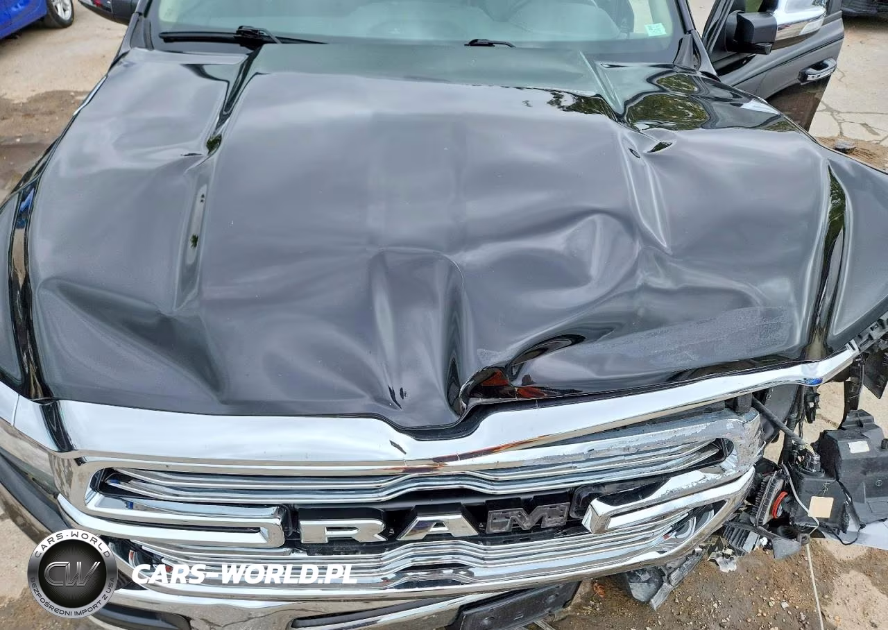2019 Ram 1500 Laramie VIN:1C6SRFJT0KN807383 - 11