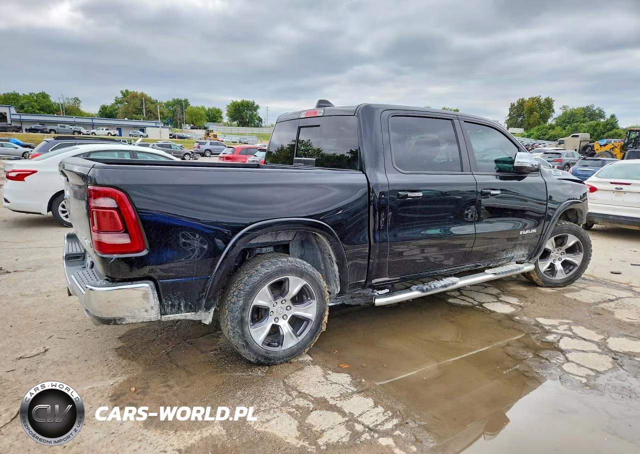 2019 Ram 1500 Laramie VIN:1C6SRFJT0KN807383 - 3