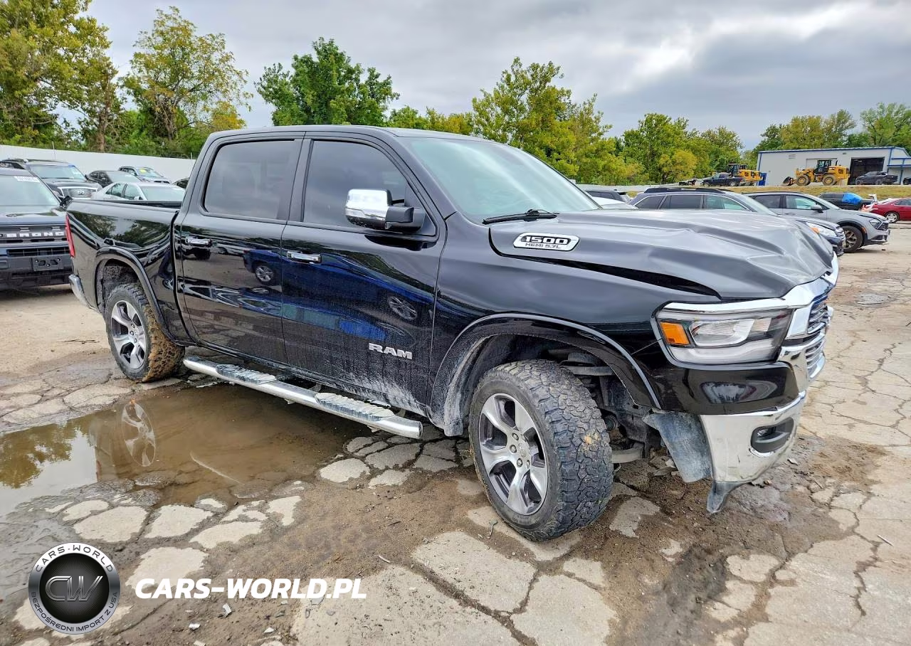 2019 Ram 1500 Laramie VIN:1C6SRFJT0KN807383 - 4